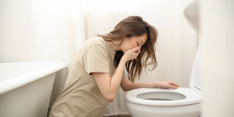 Dấu hiệu mang thai sau 1 tuần quan hệ – ốm nghén