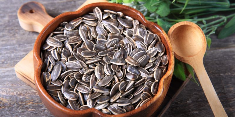 Tác dụng phụ không ngờ từ hạt hướng dương