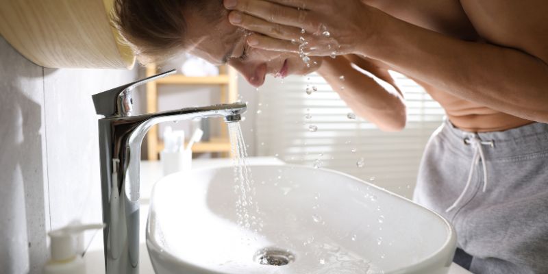 Một số tác dụng khi rửa mặt bằng lá tía tô