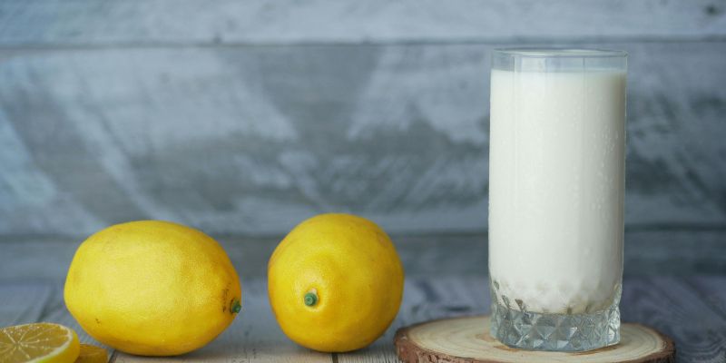 Trị tàn nhang bằng sữa tươi và chanh